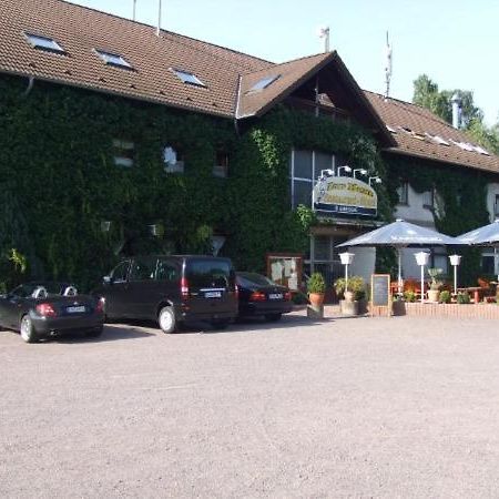 Hotel Restaurant Zur Hexe Überherrn Esterno foto