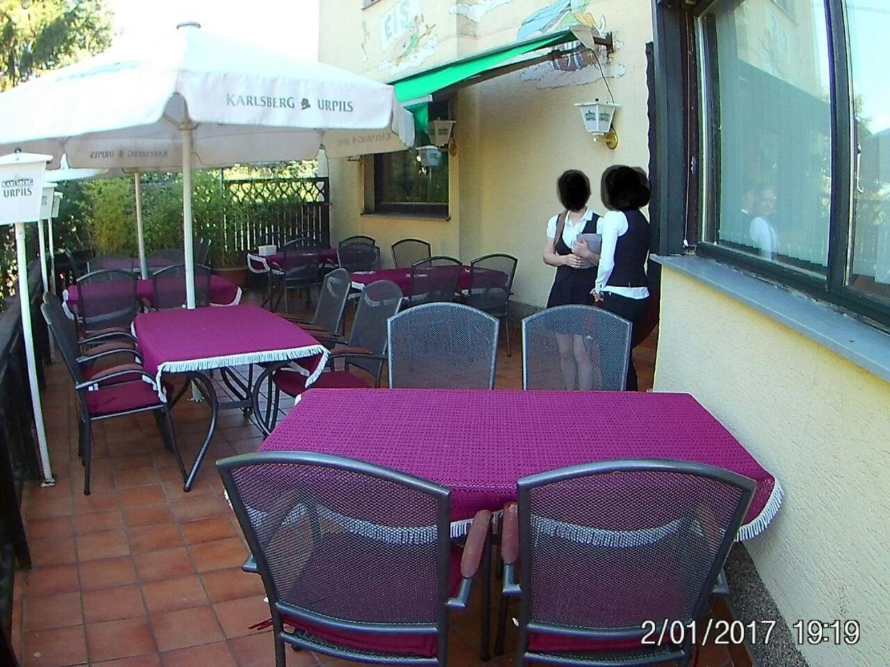 Hotel Restaurant Zur Hexe Überherrn Esterno foto