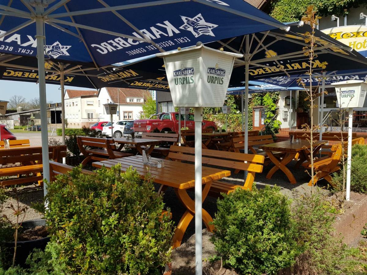 Hotel Restaurant Zur Hexe Überherrn Esterno foto