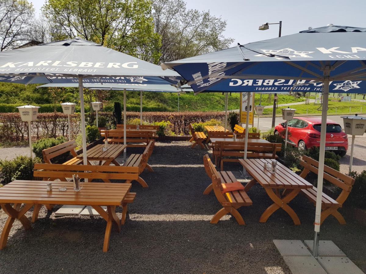 Hotel Restaurant Zur Hexe Überherrn Esterno foto